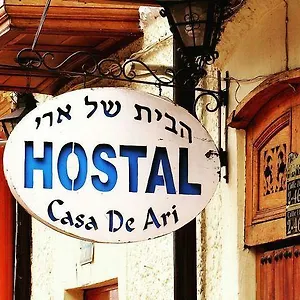 בית הארחה Casa De Ari